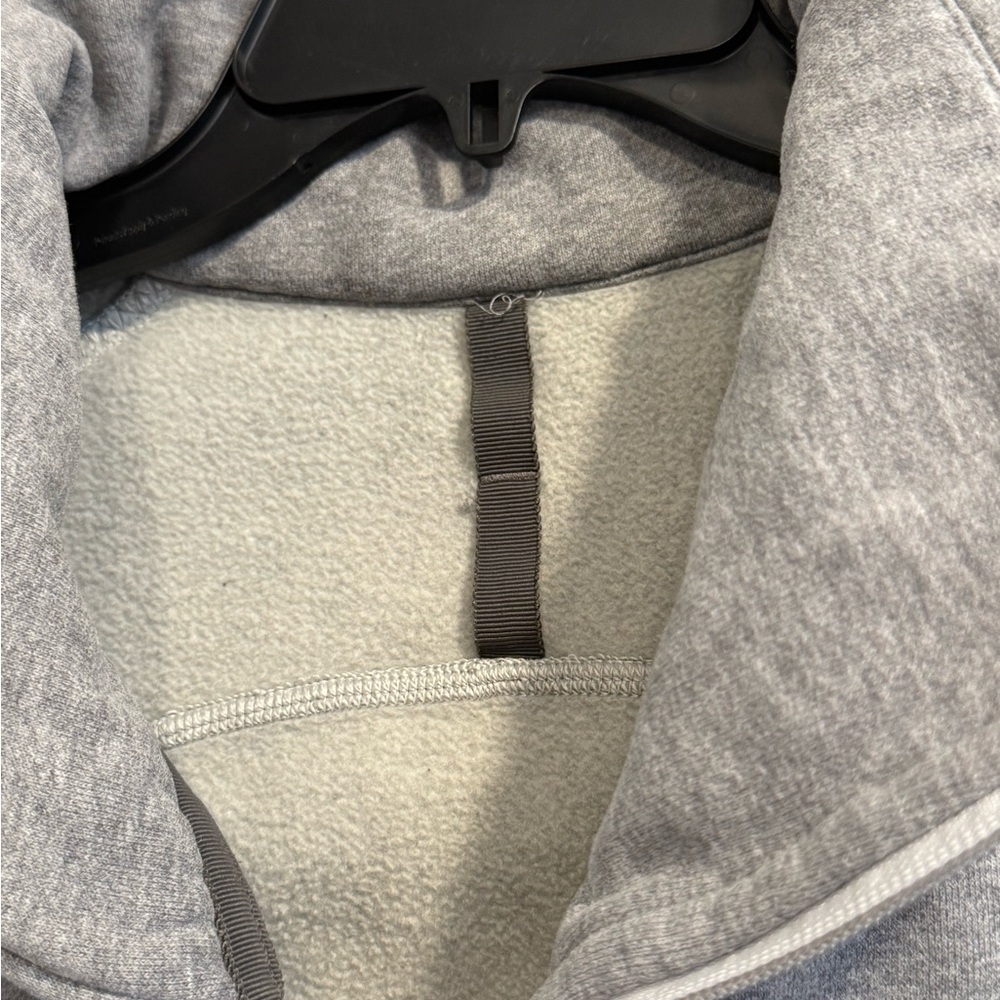 Lululemon Jacket 🩶 - Picture 4 of 6